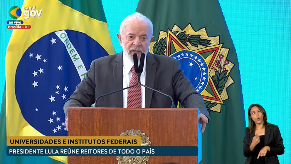 Lula propõe a universidades o desenvolvimento de uma IA nacional