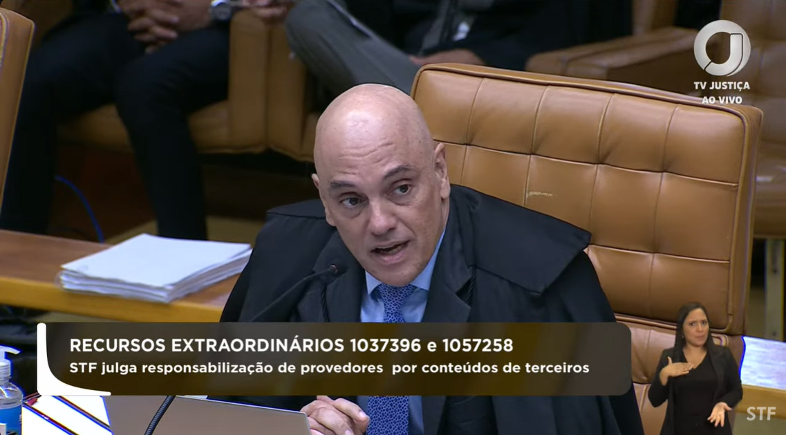 Alexandre de Moraes pede que Facebook retire seus perfis falsos da plataforma