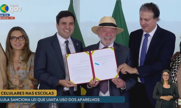 Lula sanciona projeto de lei que proíbe celulares na sala de aula do Brasil